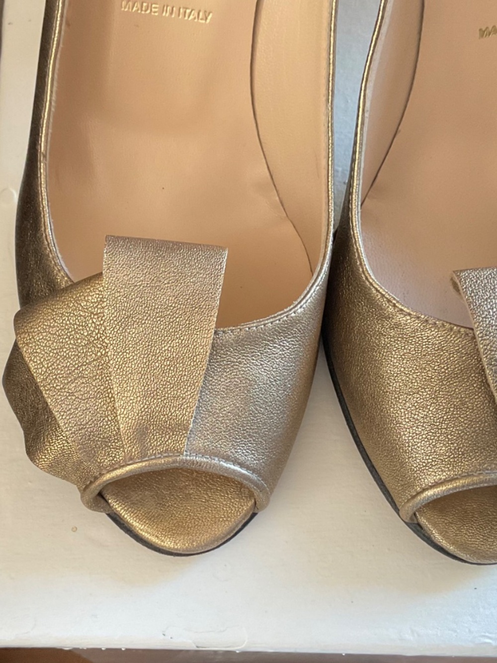 Butter gold Italian leather heels sz 7 - Picture 6 of 6